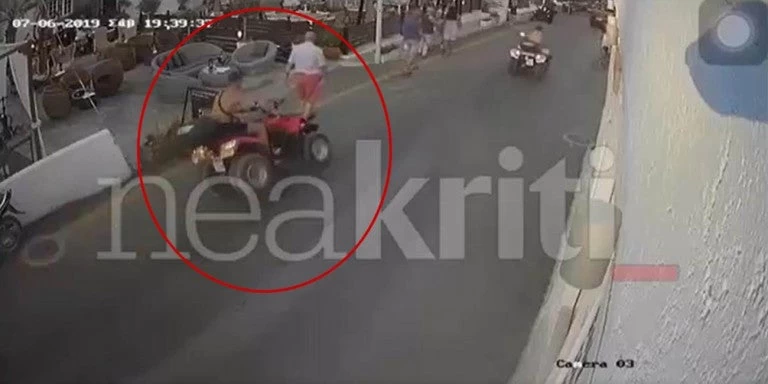Βίντεο-σοκ: «Γουρούνα» παρασύρει τουρίστες στην Κρήτη